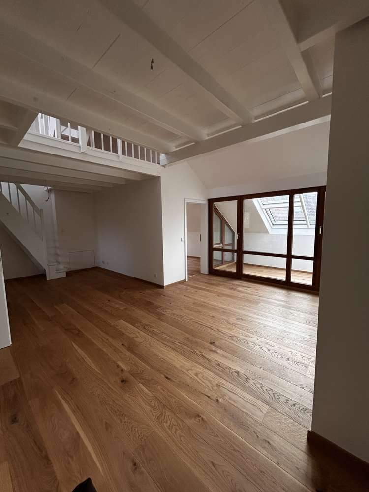 Stilvolle Maisonette-Dachgeschosswohnung mit Wintergarten, Galerie, Aufzug & TG-Stellplatz – Nürnberg – Vorschaubild 4
