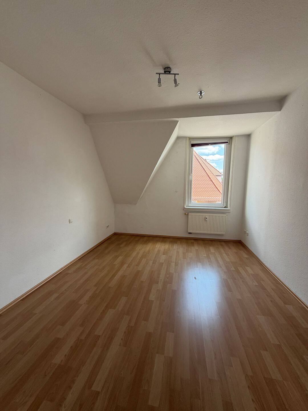 Sonnige 2,5-Zimmerwohnung an der Wertach | EBK | ab 01.08 – Augsburg – Vorschaubild 6