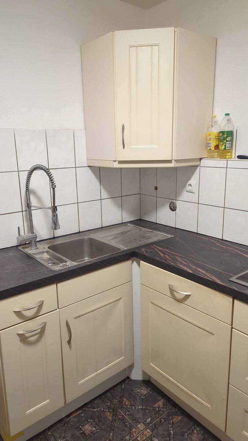 Möbliertes Zimmer in 5er WG am Bahnhof (Furnished room at the train station) – Aachen – Vorschaubild 4