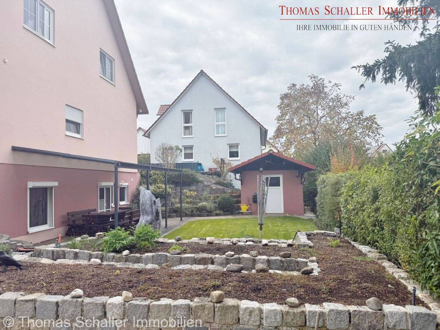 Hochwertiges 3-Familienhaus mit Einliegerwohnung, PV-Anlage & Gartenparadies – Abenberg – Vorschaubild 6