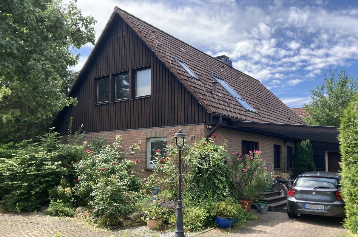 Einfamilienhaus mit EBK und Garage in ruhiger Wohnlage - PROVISIONSFREI auf Erbbaugrundstück – 38228 Salzgitter – Bild 1 von 9