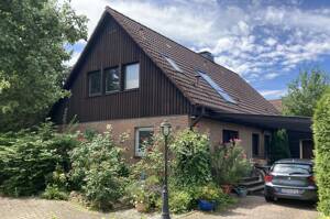 Einfamilienhaus mit EBK und Garage in ruhiger Wohnlage - PROVISIONSFREI auf Erbbaugrundstück