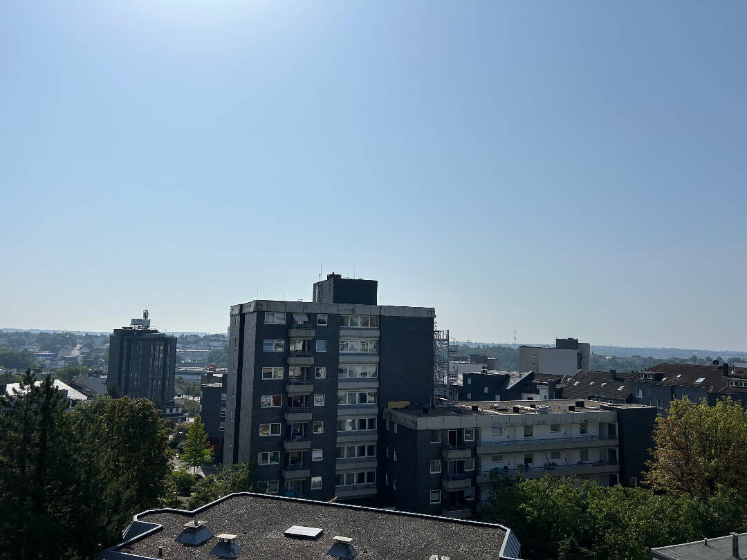 Mit Weitblick mitten in der City - PKW-Stellplatz kann angemietet werden