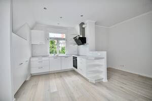 Wiesbaden-Sonnenberg: hochwertig ausgestattete 2-bis 3-Zimmer-Wohnung mit EBK und Tageslichtbad. – 65191 Wiesbaden – Vorschaubild 2