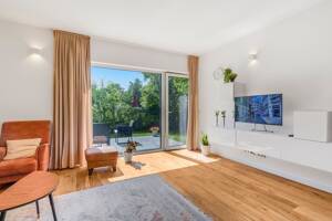 Modernes Wohnen auf höchstem Niveau - Einfamilienhaus mit ausgebautem Dachgeschoss – 12349 Berlin – Vorschaubild 3