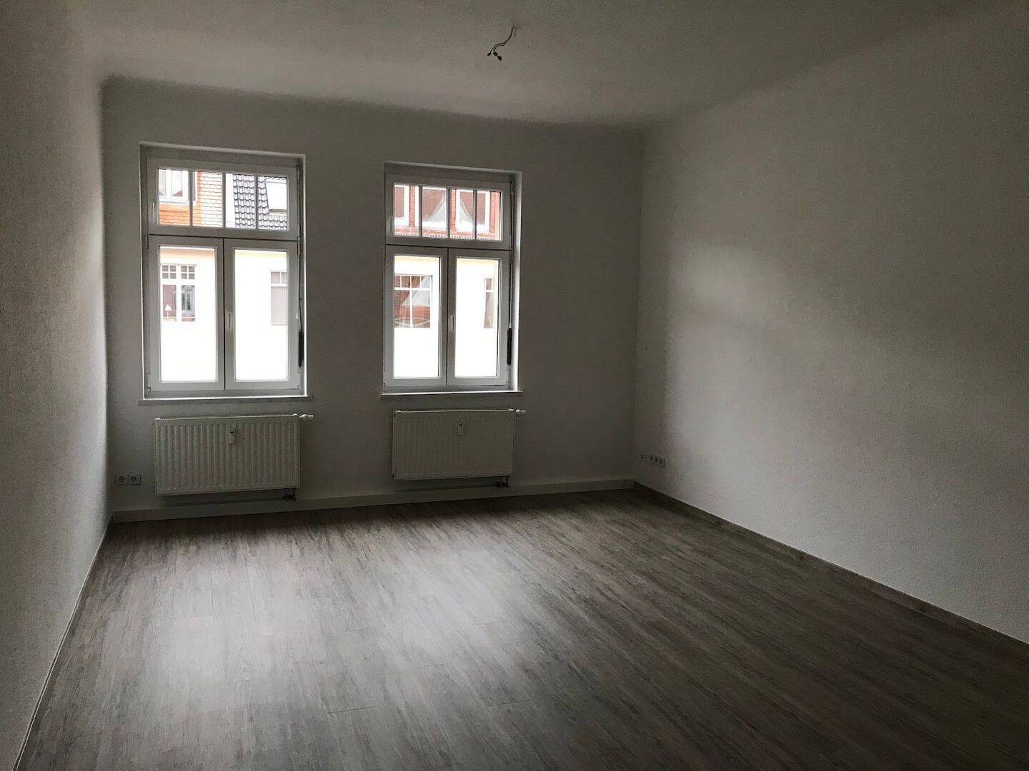 Großzügige Wohnung, 3 Zimmer, Küche, Bad und Balkon. – Leipzig – Vorschaubild 3