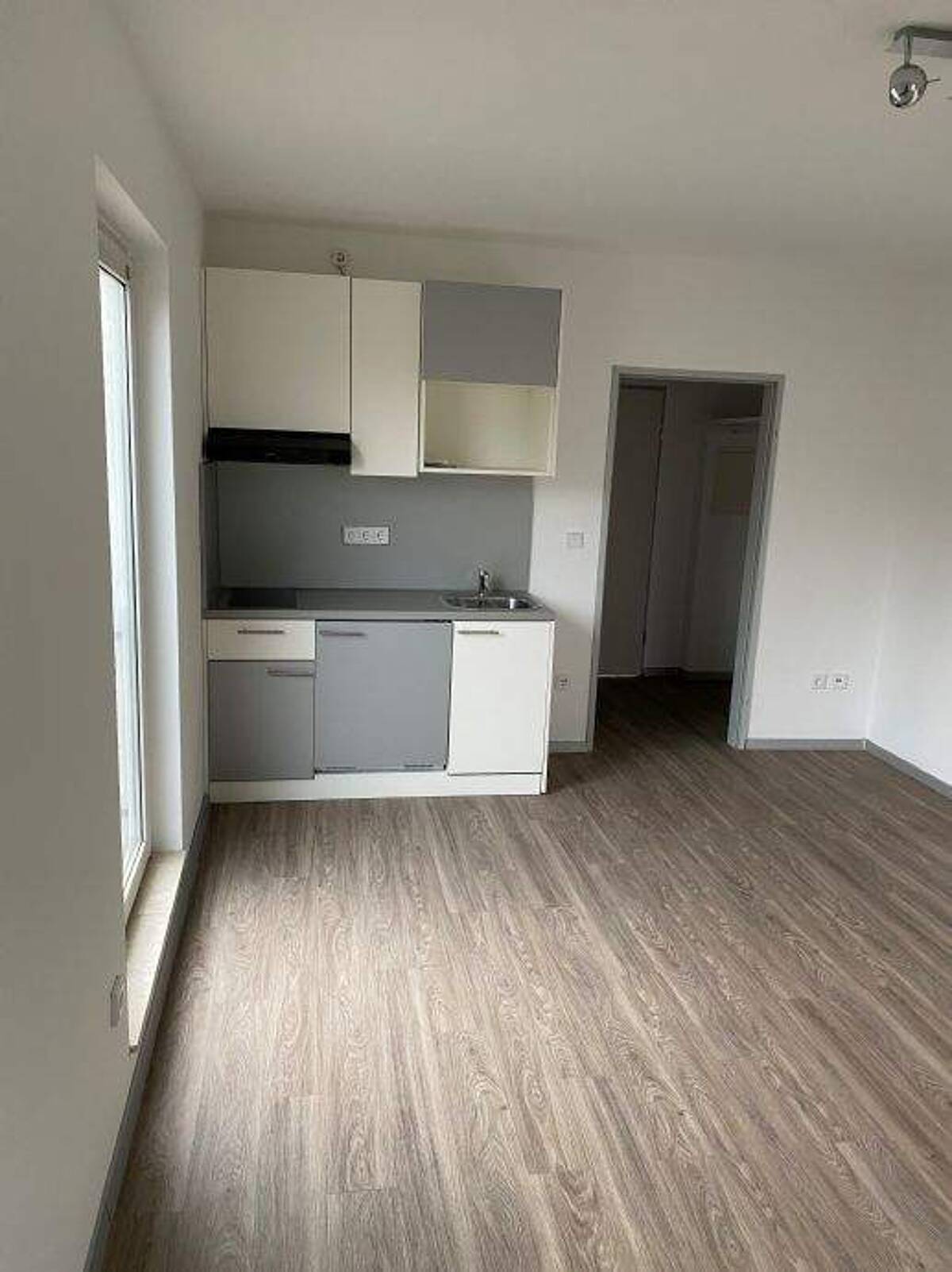 1 Zimmer, Kochnische, Bad, Uni-Nähe – 34127 Kassel – Bild 1 von 4