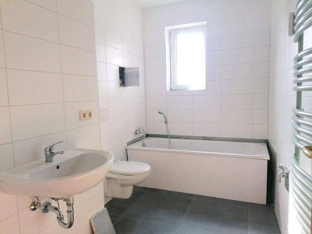 !! 3-Zimmer-Dachgeschosswohnung mit Balkon in ruhiger Nebenstraße !! – Chemnitz – Vorschaubild 6