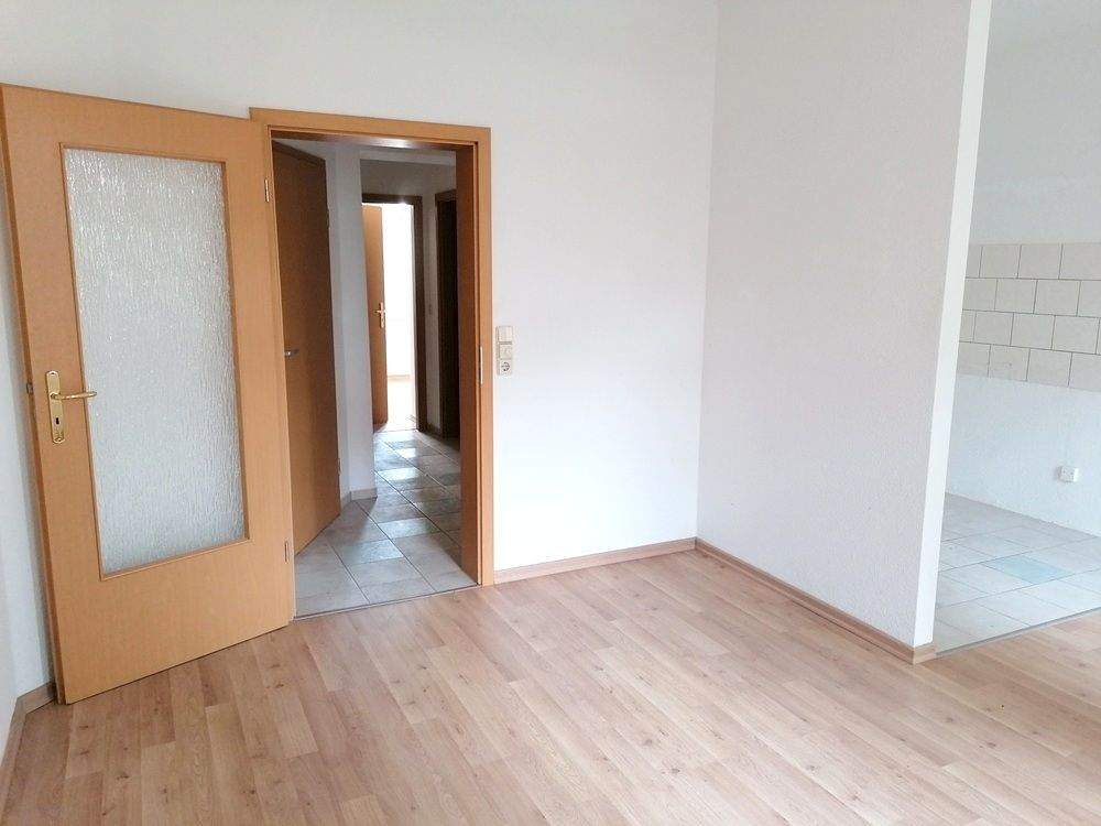 !! 2-Zimmer-Wohnung mit Terrasse, Fußbodenheizung und PKW-Stellplatz in ruhiger Nebenstraße !! – Chemnitz – Vorschaubild 3