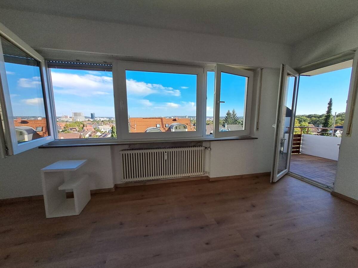 3-Zimmer-Terrassenwohnung mit Aussicht, 2024 renoviert, PRIVATVERKAUF – 70565 Stuttgart – Bild 1 von 9