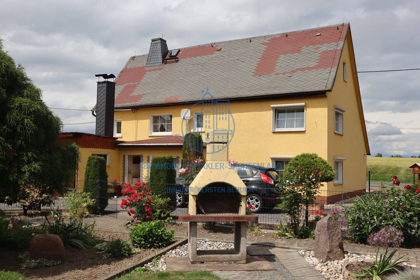 Einfamilienhaus mit Nebengebäuden - heute kaufen, morgen einziehen und sukzessive modernisieren!