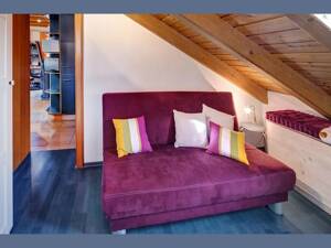 Möbliert: Sehr schöne Dachgeschosswohnung in ruhiger Lage – 80937 München – Vorschaubild 5