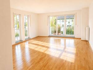 VON PRIVAT: 2-Zimmer-Traumwohnung mit 3 Balkonen und Waldblick in München-Waldtrudering – 81827 München – Vorschaubild 3