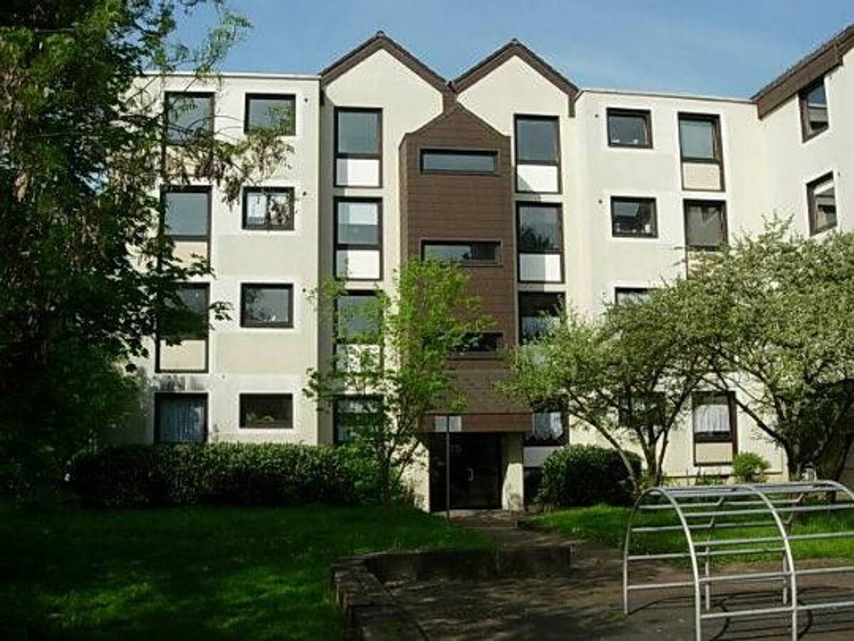 Auf gute Nachbarschaft: 3-Zimmer-Wohnung in zentraler Lage – 50996 Köln – Bild 1 von 3