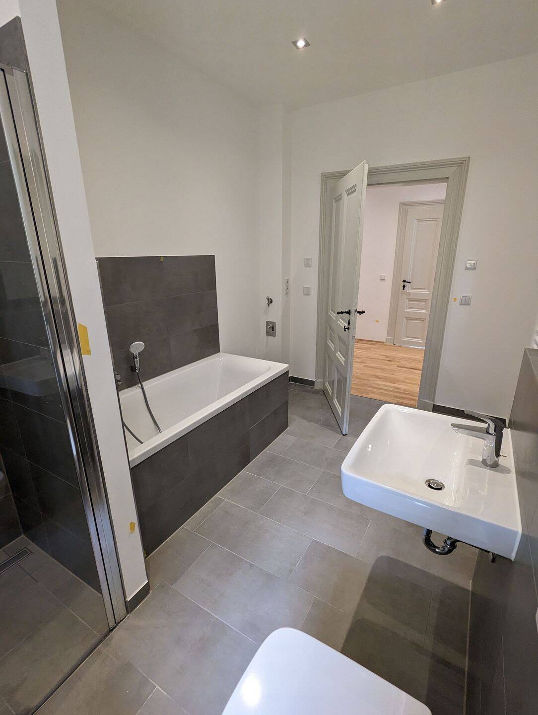 Moderne 3-Zimmer-Wohnung oder ihre Möglichkeit für ein Geschäft im Zentrum von Borna – Borna – Vorschaubild 4