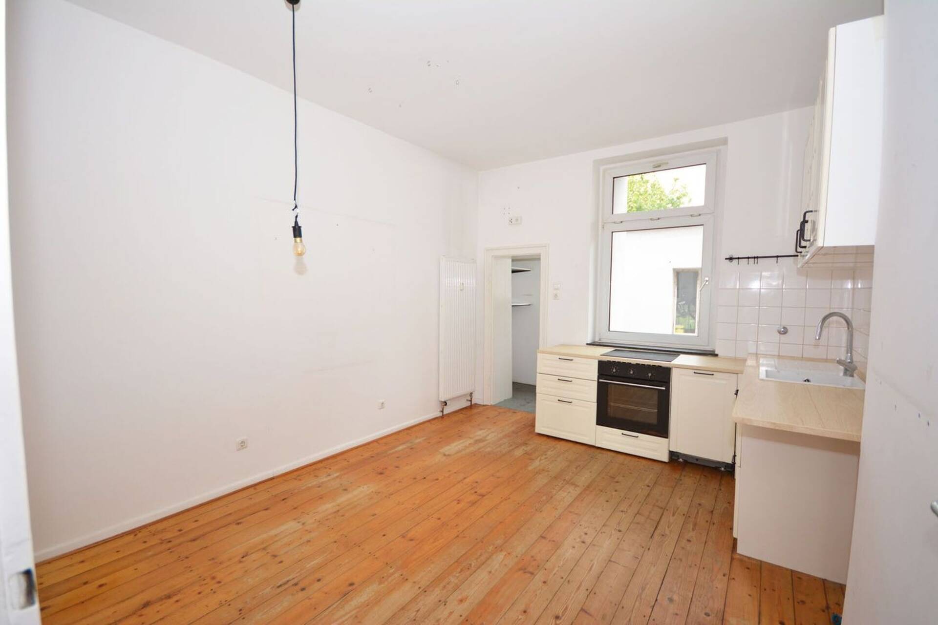 Mehrfamilienhaus in 50999 Köln mit 213 m² kaufen