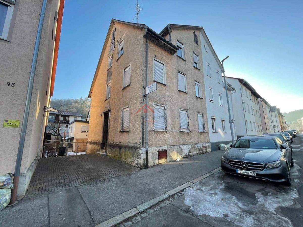 Große sanierungsbedürftigte Doppelhaushälfte mit 3 Einheiten und Gewerbeanteil – Tuttlingen – Vorschaubild 4