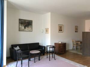 Zentral in München: moderne Wohnung im alten Hof in Erbpacht optional mit TG-Stellplatz – 80331 München – Vorschaubild 3