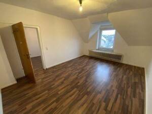 Ab 01.10.2026 / Gemütliche 3-Zimmer-Wohnung / Dachgeschosswohnung (3. OG) mit Einbauküche / ohne Balkon und ohne Aufzug – 54290 Trier – Vorschaubild 9