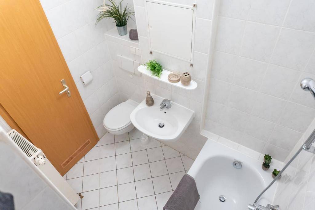 Nahe Stadtpark gelegene 2-Raum-Wohnung mit Balkon – Chemnitz – Vorschaubild 4