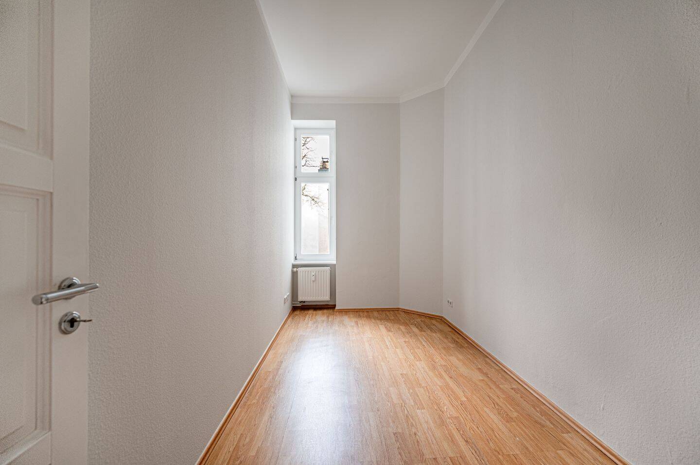 ?? Wohnen an der Spree - Charmante 2 Zi-Altbau-Wohnung mit hohen Decken & EBK in ruhiger Spielstraße – Berlin – Vorschaubild 2