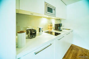 Welc(H)ome® by RIDA FLATS - CGN City: All-in! Internet, Balkon & Top Lage – 50670 Köln – Vorschaubild 3