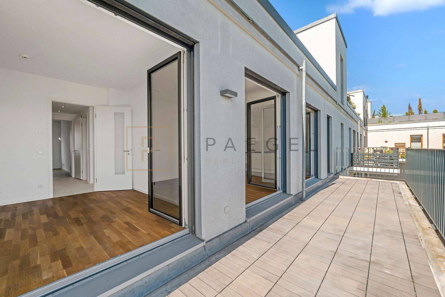 Sonnige 3-Zimmer-Wohnung mit Terrasse und Tiefgarage in zentraler Lage – Berlin – Vorschaubild 2