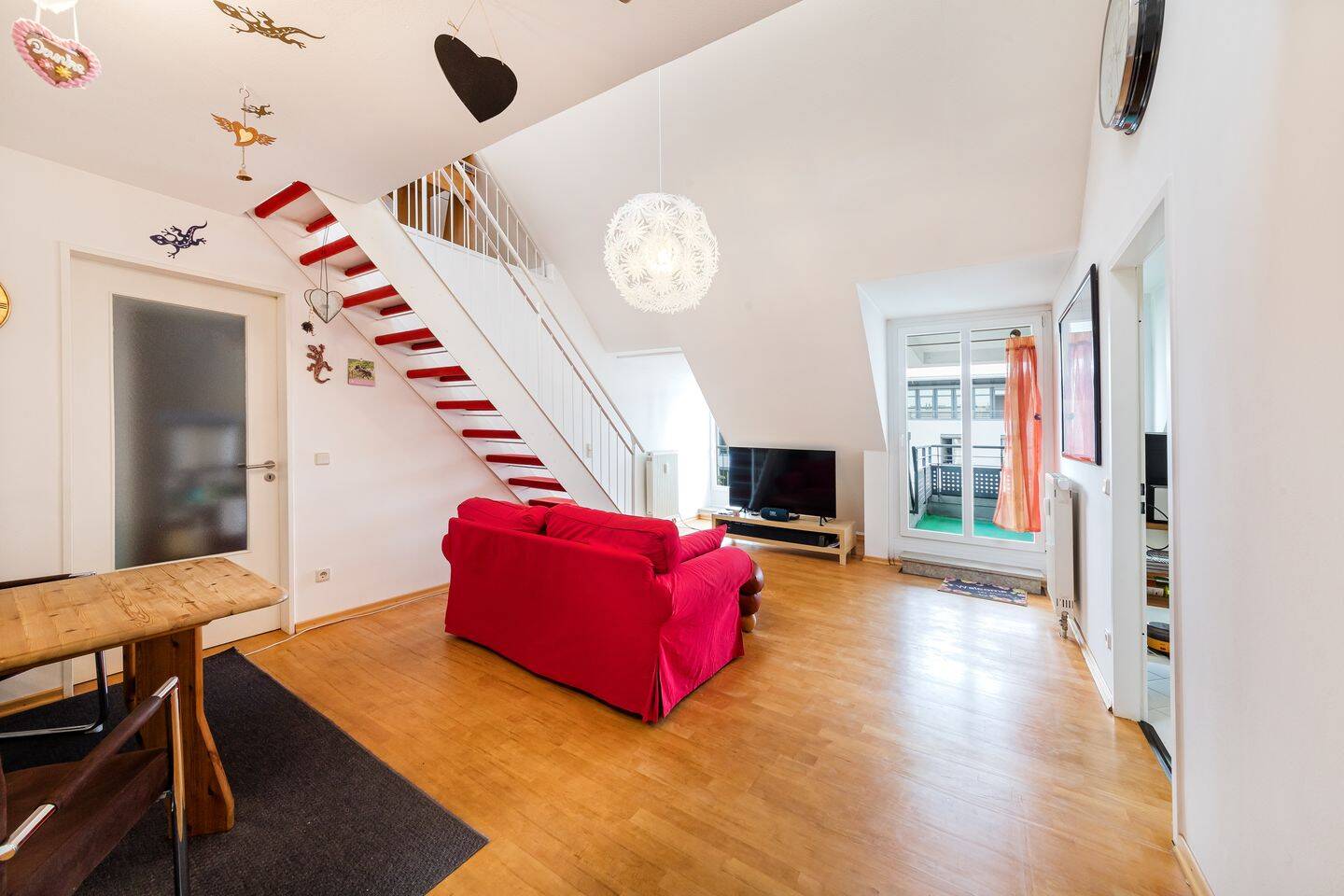 Urban wohnen, ruhig ankommen - große 3-Zimmer-Galeriewohnung im Münchner Süden – München – Vorschaubild 3