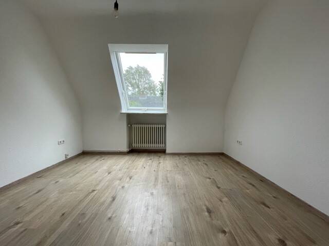 Stilvolle helle Dachgeschoss-Wohnung – Wilhelmshaven – Vorschaubild 7