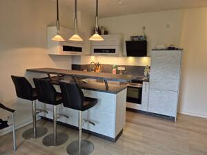 Ab Sep 26: 2 Zimmer Wohnung in DD-Pieschen elbnah mit Balkon, Küche, Dusche, Badewanne & TG Stellplatz