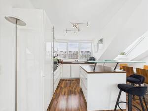 Helle 3-Zimmer-Dachgeschosswohnung mit Süd-Loggia in München-Allach – 80997 München – Vorschaubild 2