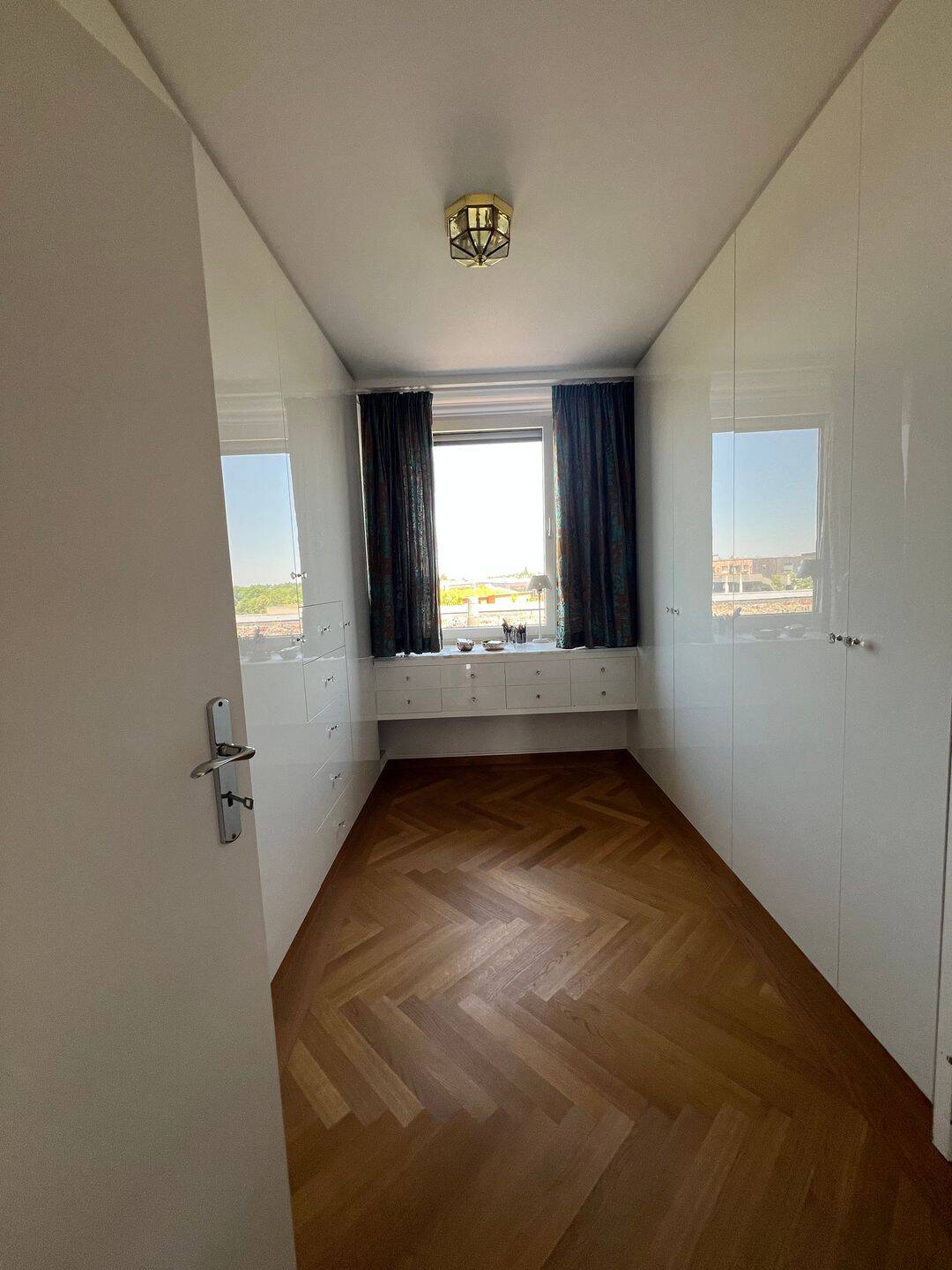 Exklusives Penthouse im Grünen mit unverbautem Alpenblick