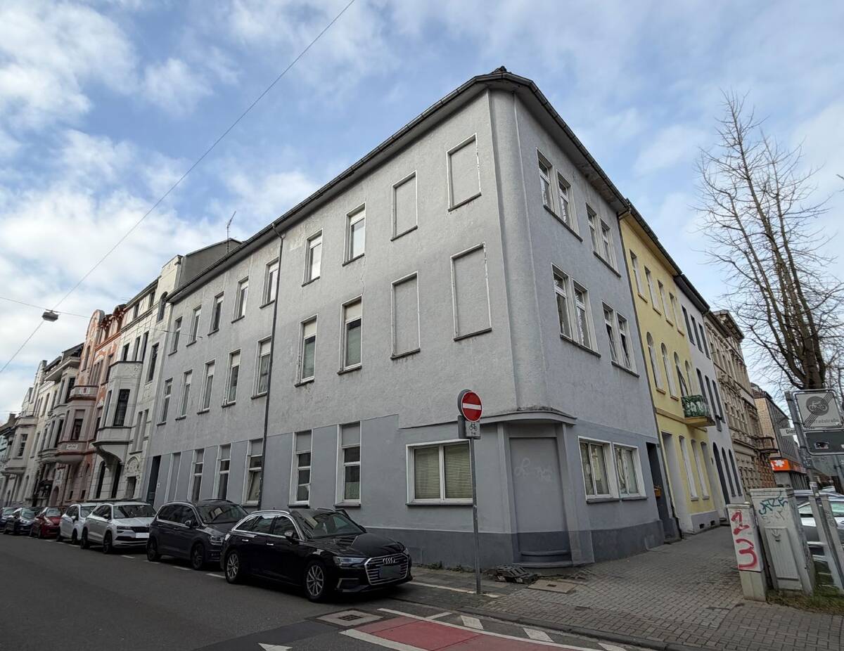 KR: 6-PARTEIENHAUS MIT MIETSTEIGERUNGSPOTENZIAL ZU KAUFEN – 47798 Krefeld – Bild 1 von 9