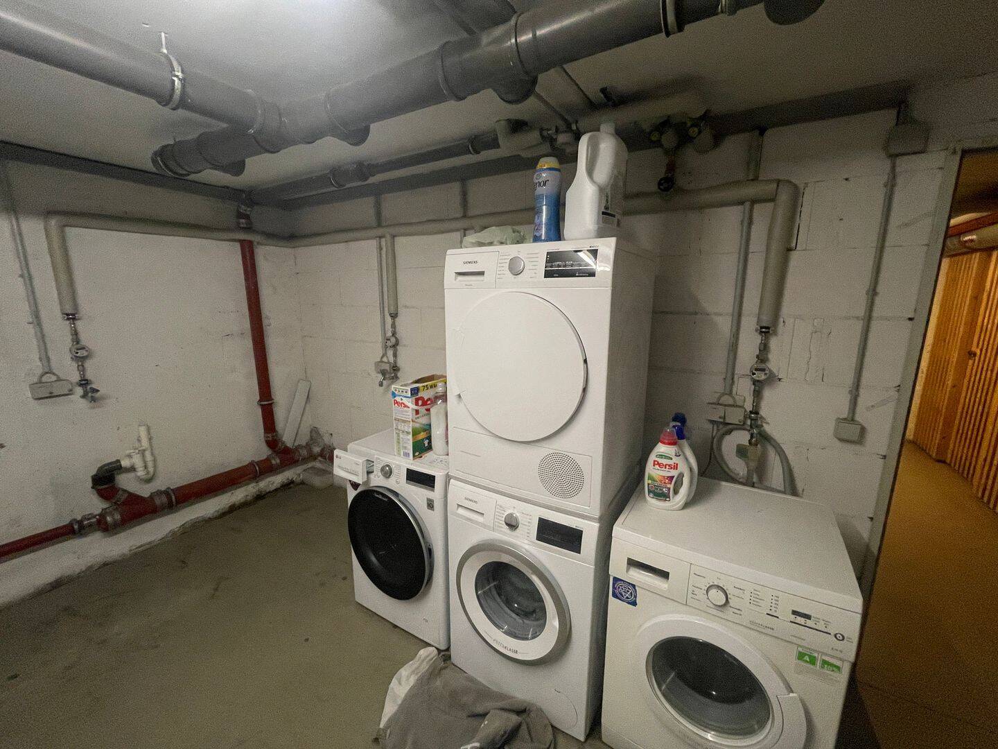 Helle und neu sanierte 3- Zimmer Whg. mit großer Dachterrasse und Stellplatz in zentraler Lage – Pforzheim – Vorschaubild 9