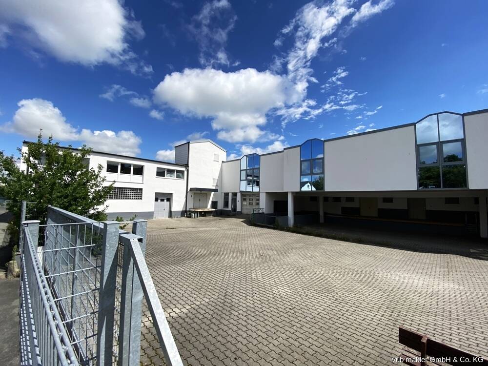 Großzügige und guterhaltene Gewerbeimmobilie Nähe Hofer Stadtzentrum – Hof – Vorschaubild 2