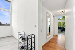Moderne Wohnung mit Galerie, großer Loggia und Blick ins Grüne und auf die Blau – 89077 Ulm – Vorschaubild 2