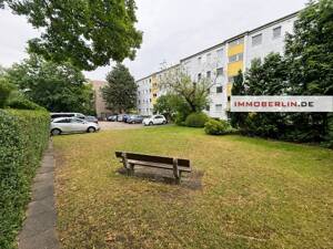 IMMOBERLIN.DE - Lichtdurchflutete Wohnung mit ruhigem Südbalkon in beliebter Lage – 12107 Berlin – Vorschaubild 3