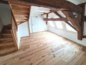 Moderne helle Dachgeschosswohnung mit Einbauküche, Stellplatz – 7743 Jena – Vorschaubild 3