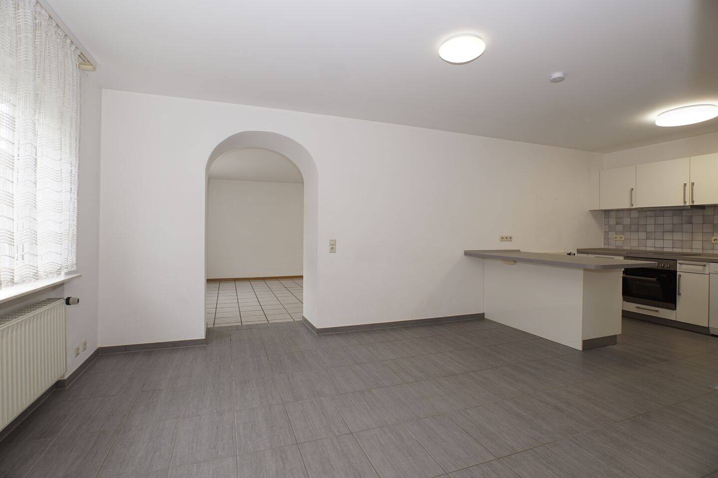 EFH in ruhiger Lage mit Terrasse, Balkon und Garage