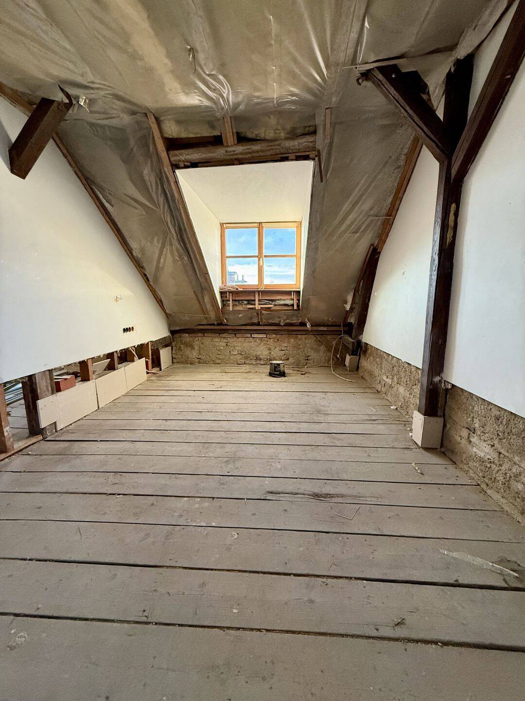 Dachgeschoss-Rohling im begehrten Antonsviertel, Augsburg - Gestalten Sie Ihr Traumzuhause! – Augsburg – Vorschaubild 2