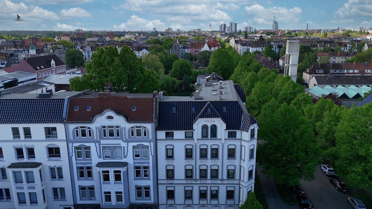 Wohnen mit Altbauflair - Gepflegte 3-Zimmer-Wohnung mit Balkon – Bremerhaven – Vorschaubild 2