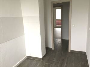 *Erstbezug* helle 3 R Wohnung zum Wohlfühlen – 9228 Chemnitz – Vorschaubild 4