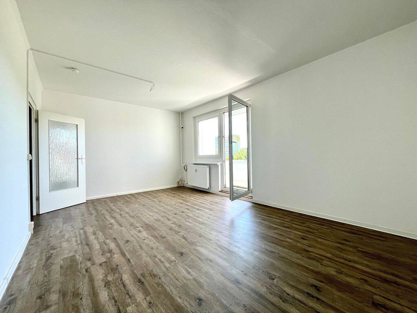 Ihr neues Zuhause: Sanierte Wohnung mit Balkon und Komfort für Singles – Chemnitz – Vorschaubild 6
