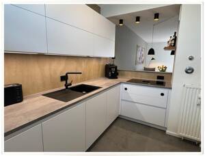 Sonnig und ruhig wohnen in der Münchner City! Exquisit ausgestattete 2-Zimmer-Wohnung im 5.OG mit Lift – 80335 München – Vorschaubild 2