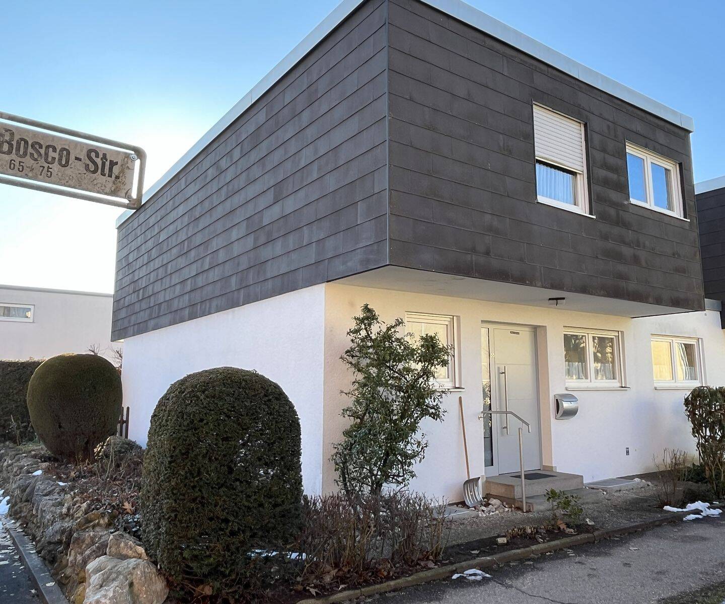 Reiheneckhaus sofort bezugs- und provisionsfrei – Amberg – Bild 1 von 9