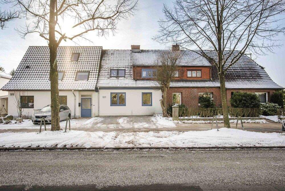 Reihenmittelhaus mit Ausbaupotenzial nahe Waldorfschule – Kiel – Bild 1 von 9