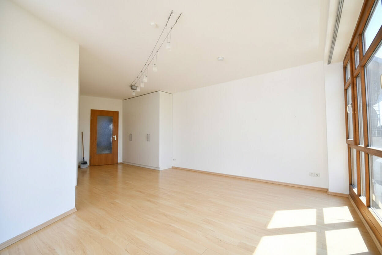 VON POLL | Helle 3-Zimmer-Wohnung mit Tiefgaragenstellplatz und Kapitalanlage-Potenzial – Nürnberg – Vorschaubild 5