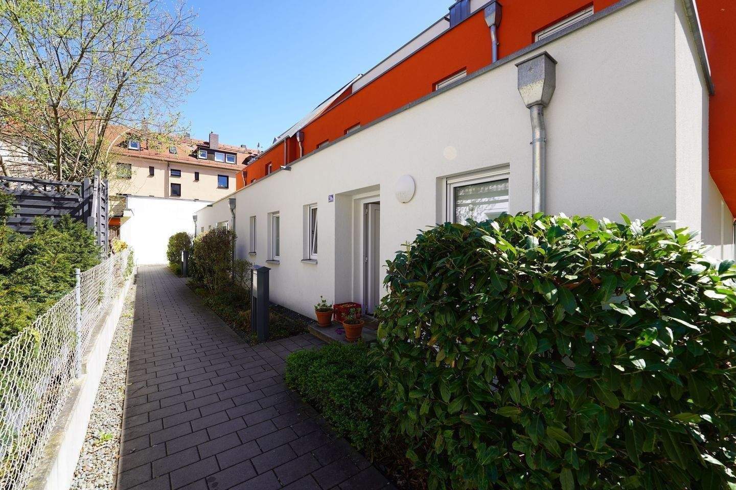 Modernes Stadthaus mit Garten in einzigartiger Innenhof-Lage in der Nürnberger Südstadt! – Nürnberg – Vorschaubild 2