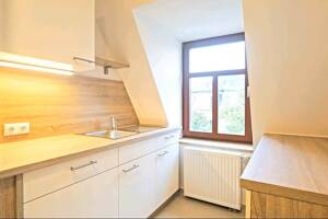 Charmante Dreiraum-Maisonettewohnung in begehrter Lage - Ihr neues Zuhause wartet! – 1129 Dresden – Vorschaubild 4