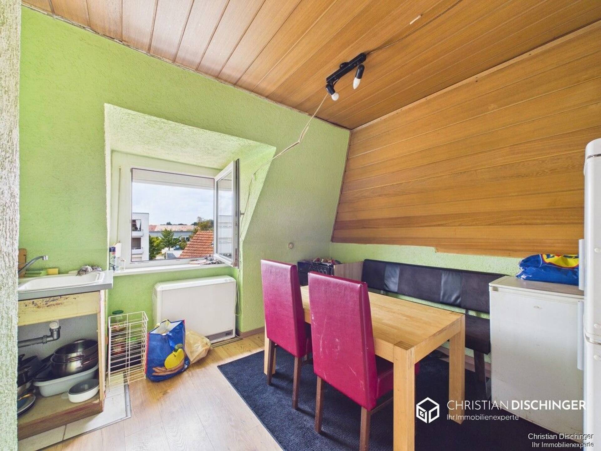 Mehrfamilienhaus in 93055 Regensburg / Schwabelweis mit 421 m² kaufen